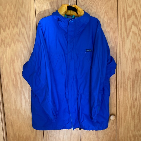 Nice water resistant wind breaker - Picture 1 of 5